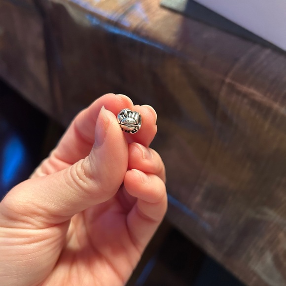 Pandora ALE .925 sterling Silver Shell Charm - Picture 2 of 2